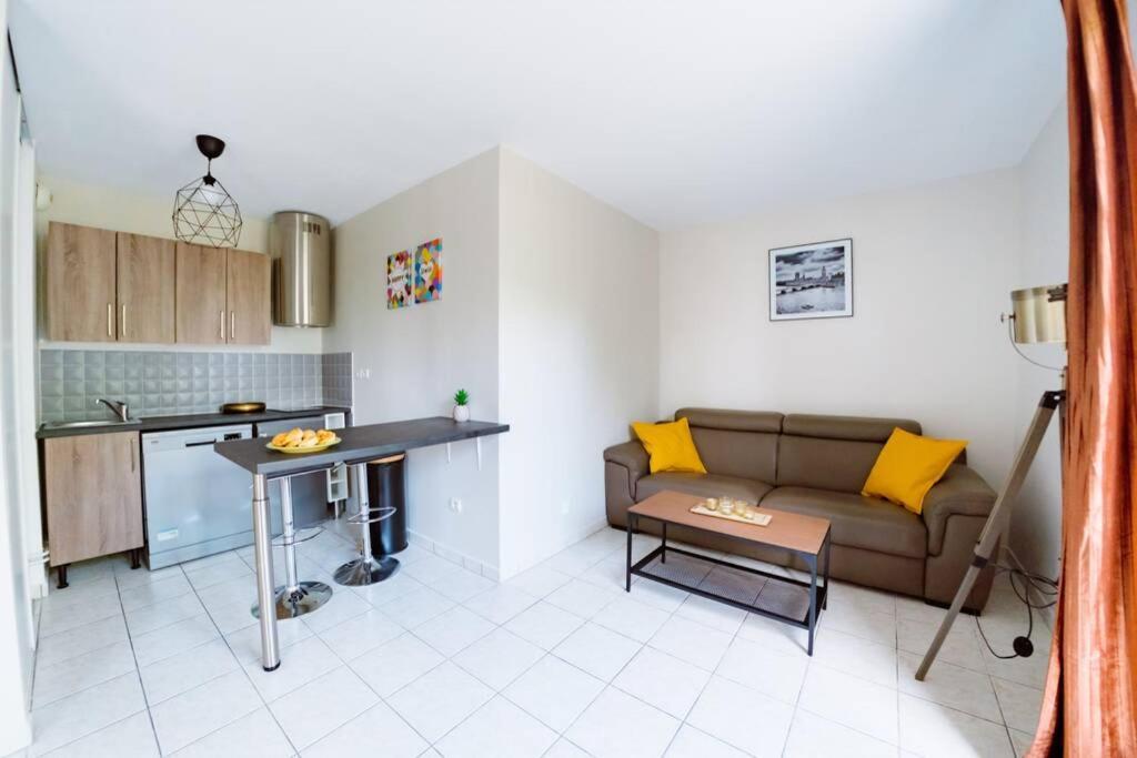 Le Lumineux-T2-43M2-Face Val D'Europe-Disney Serris Exterior foto